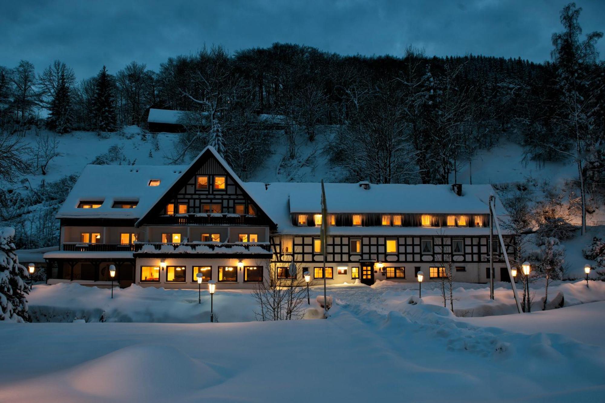 Tommes Gaestehaus Zur Muehle Schmallenberg Esterno foto